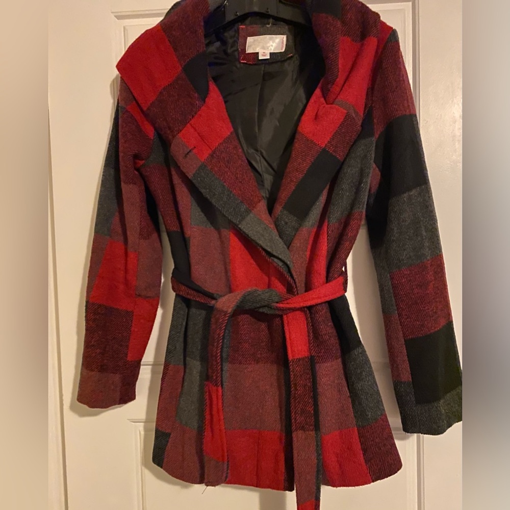 Xhilaration Cowl Neck Coat Red Plaid
Concealed Buttons Tie Waist Size